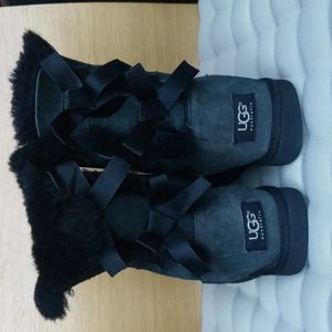 UGG black 7